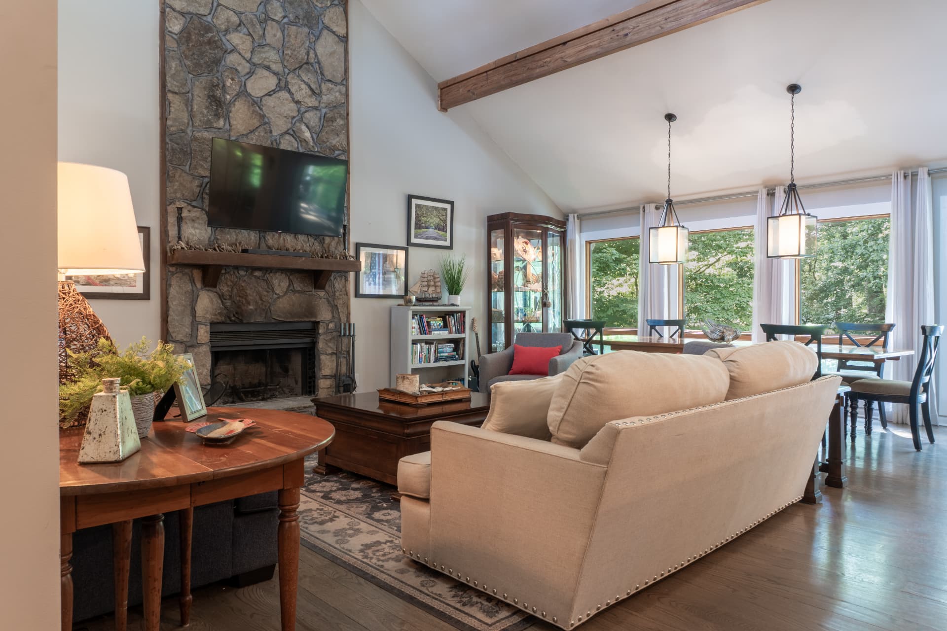 Lake House — photo 3